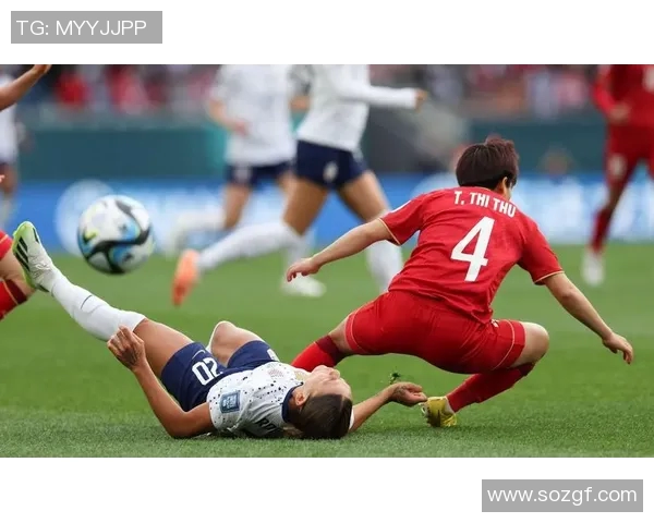 球星训练花式足球技巧揭秘 从基础到进阶的完美演绎与实战应用